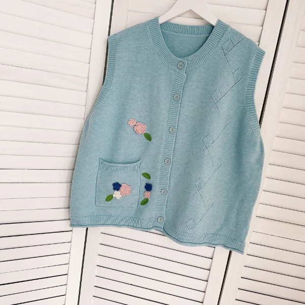 可衣-【叶子贴花】新款森系单口袋针织马甲甜美