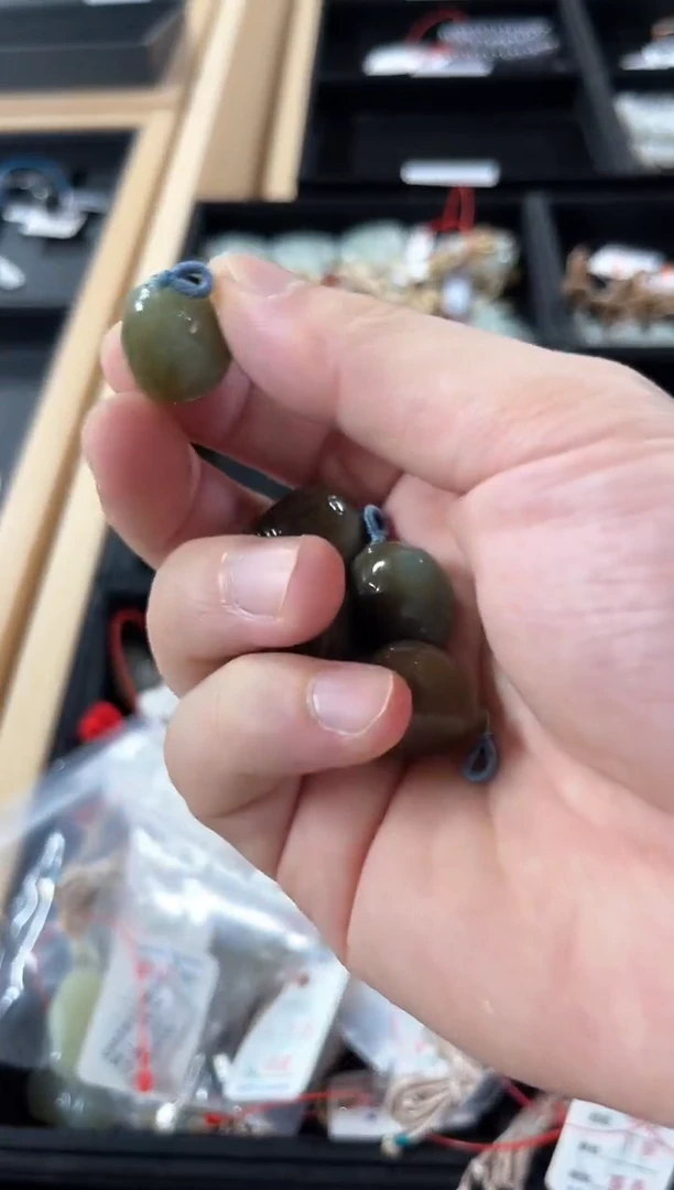 未镶嵌和田玉挂件吐拉牧场 河豚 多样性发一