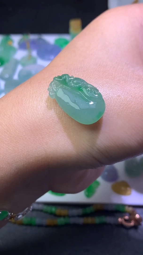 未镶嵌定制翡翠毛货