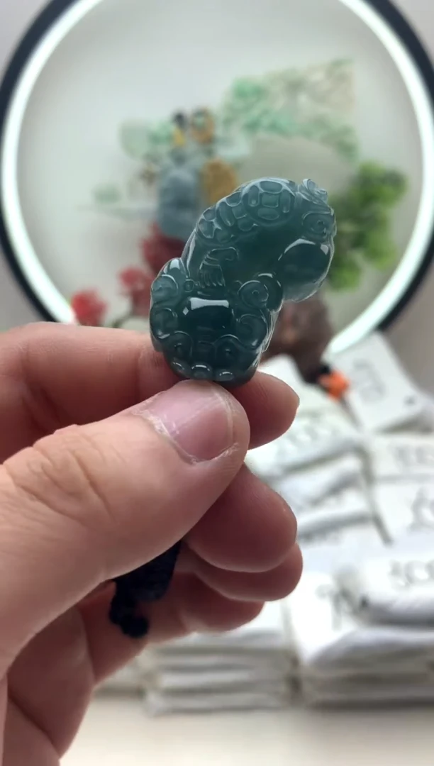 颈饰未镶嵌翡翠貔貅