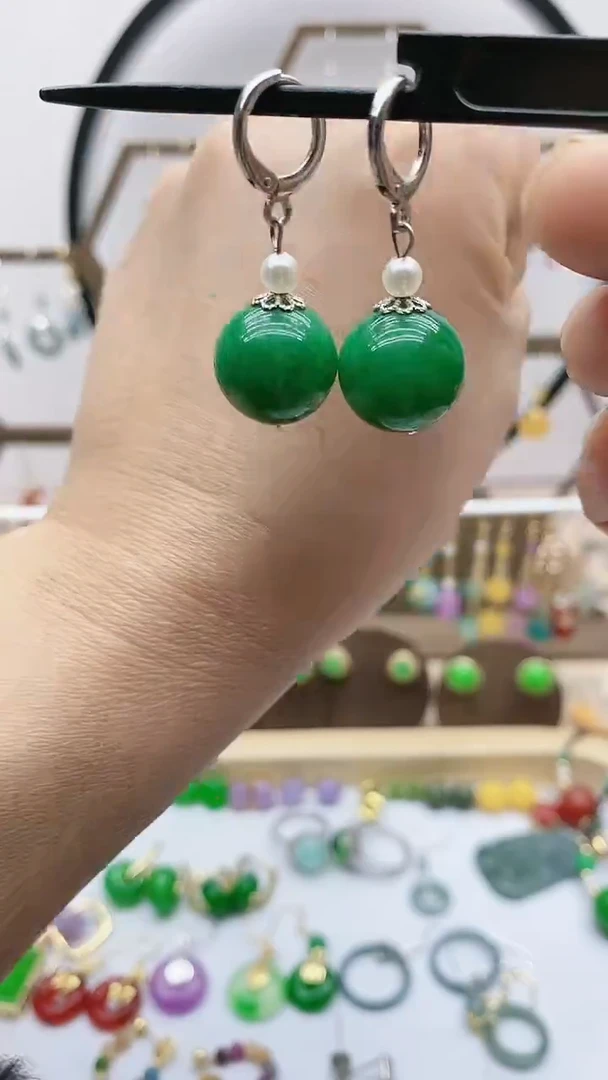 未镶嵌石英质玉（天山翠）耳饰125