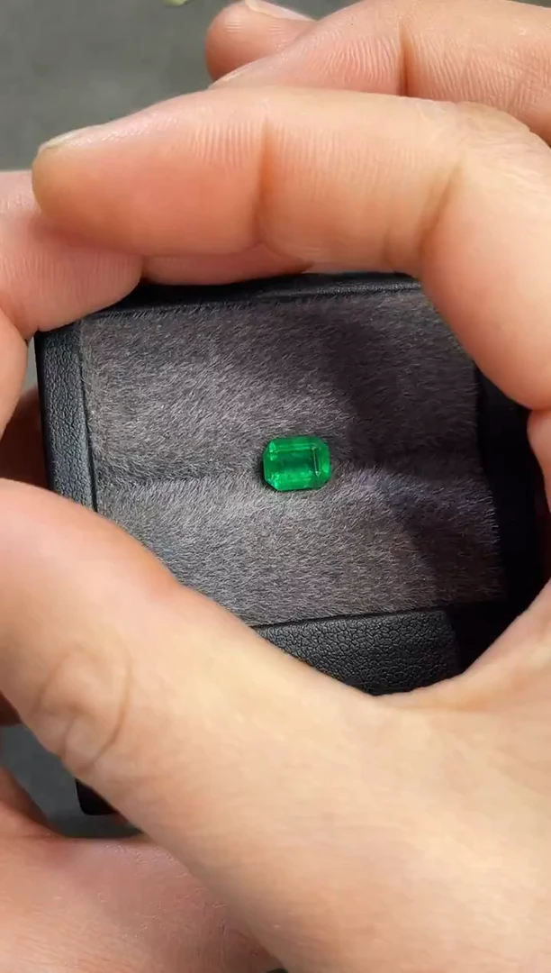 裸石祖母绿裸石1