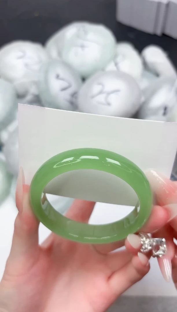 未镶嵌手镯石英质玉108-54.2