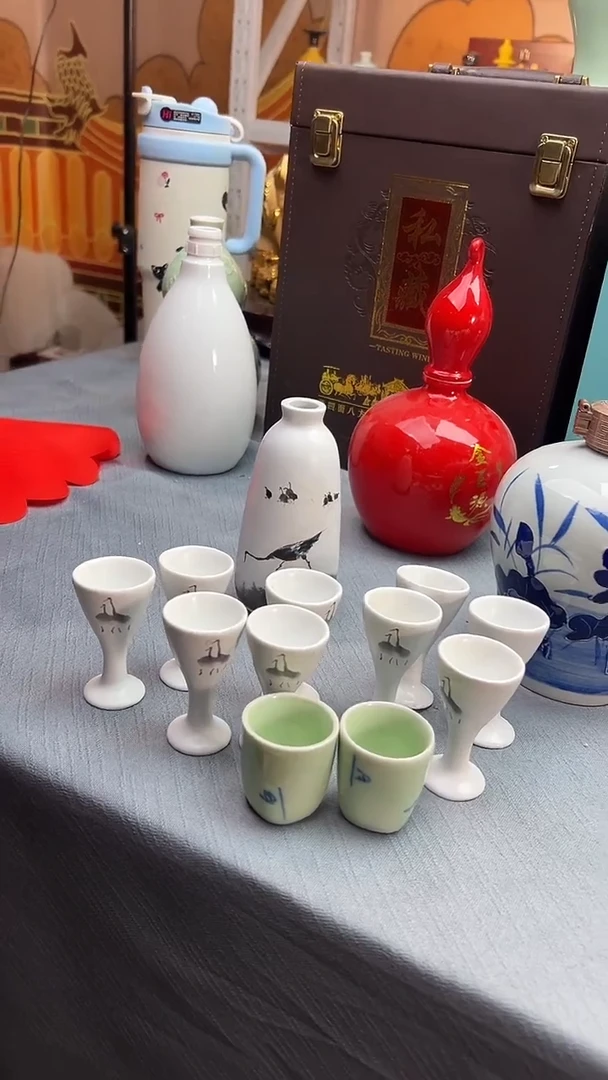 1个分酒器9个杯子白鹭，2个青色小杯子都在在直播间，不退不换