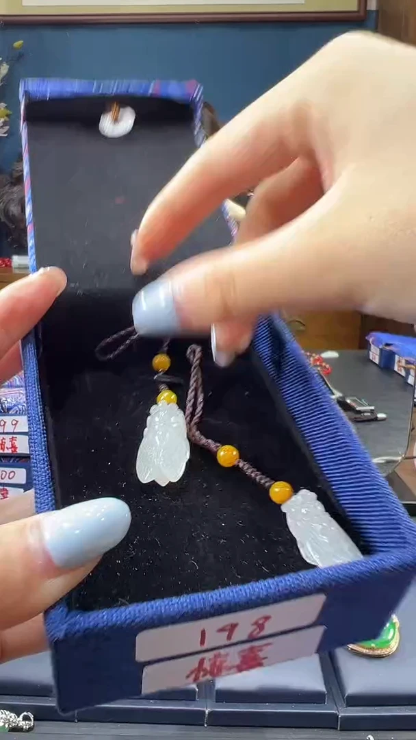 翡翠未镶嵌吊坠(不含链)只了