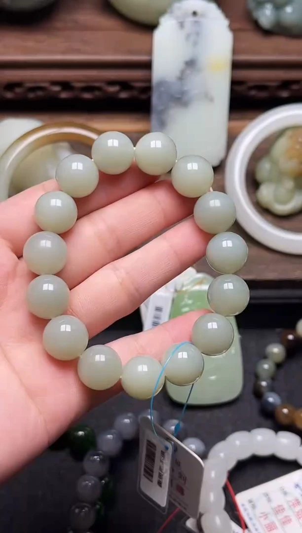 手串未镶嵌和田玉卡14且末青白 圆珠9006099