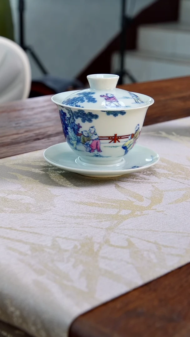 【闪购商品】斗彩婴戏撞拐图三才盖碗