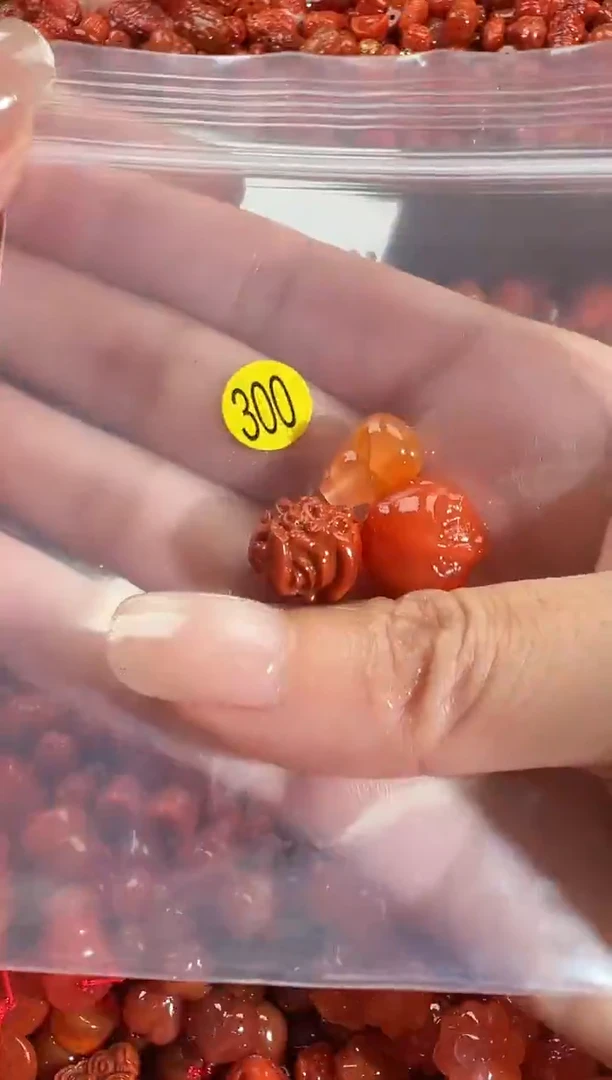 颈饰未镶嵌南红玛瑙1