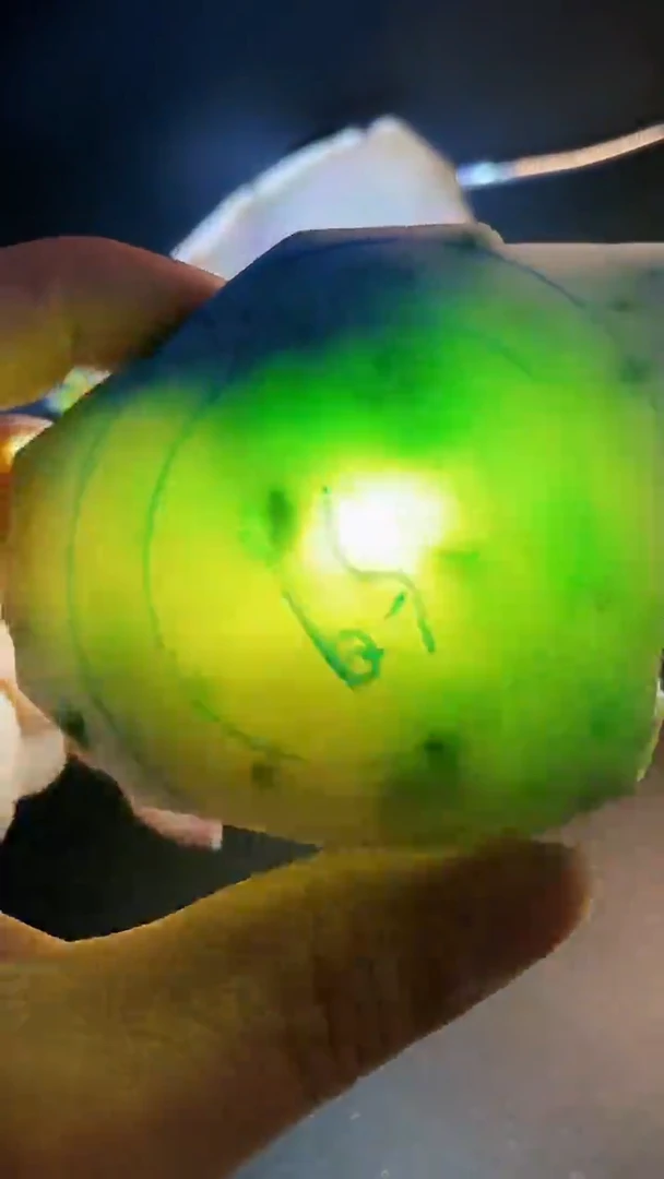 未镶嵌翡翠定制翡翠紫**媒翡翠