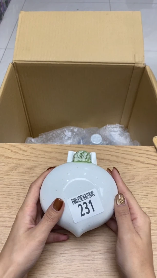 瓷片往***生隆莲瓷器欢迎大家