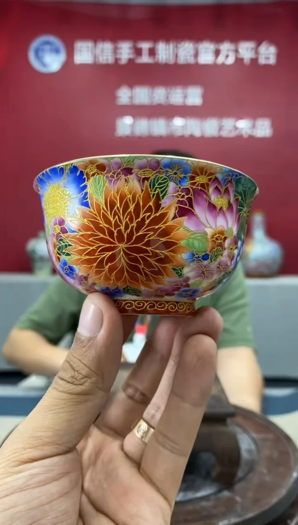 摆件b647景德镇瓷器一件