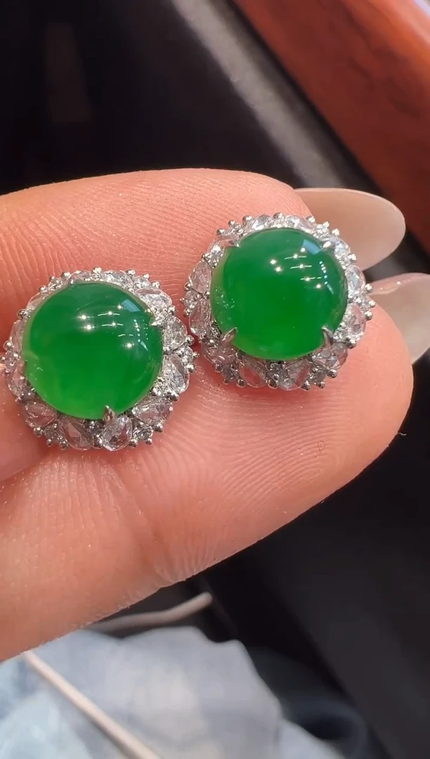 18K金镶嵌翡翠耳饰耳饰