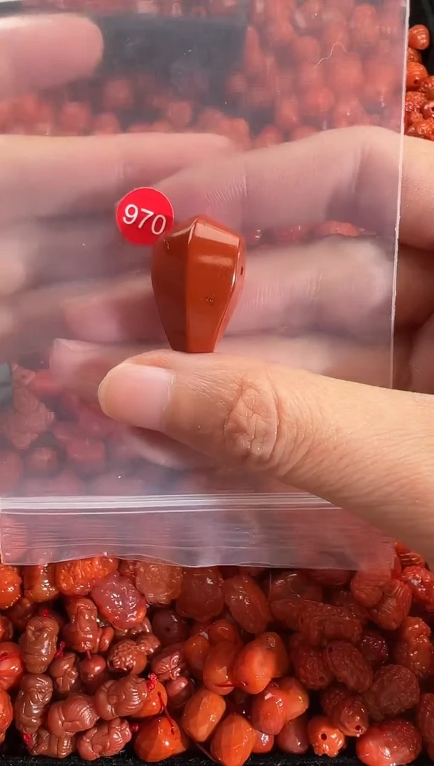 颈饰未镶嵌南红玛瑙1