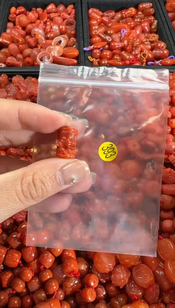 【闪购商品】南红玛瑙颈饰未镶嵌1