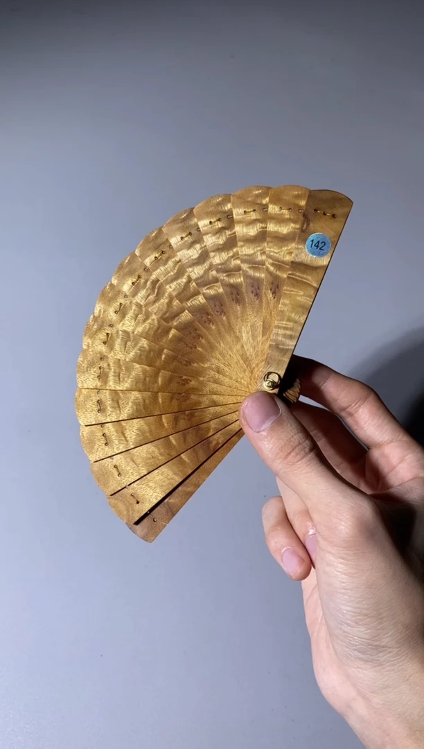 【闪购商品】金丝楠木雕142号10cm金丝楠迷你扇