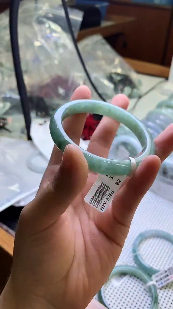 翡翠手镯未镶嵌5657 6
