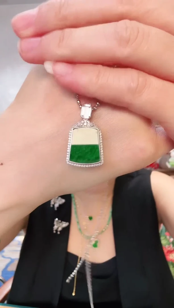 【闪购商品】翡翠颈饰银S925镶嵌吊坠