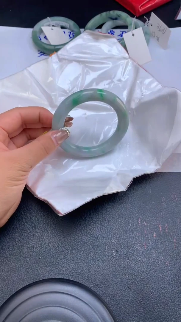 【闪购商品】翡翠手镯未镶嵌天然缅甸A货翡翠手镯