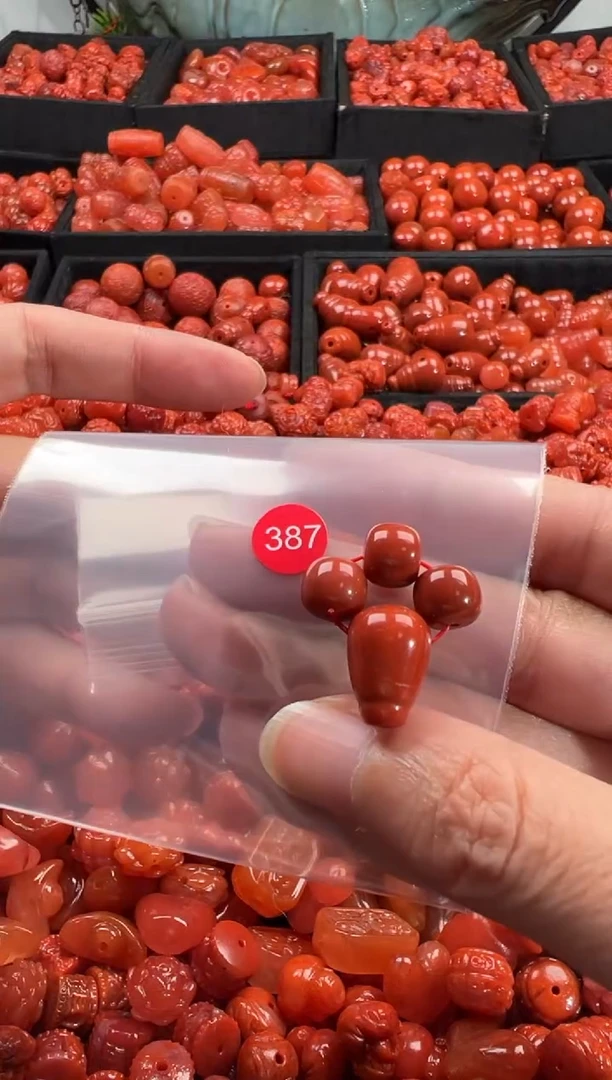 颈饰未镶嵌南红玛瑙1