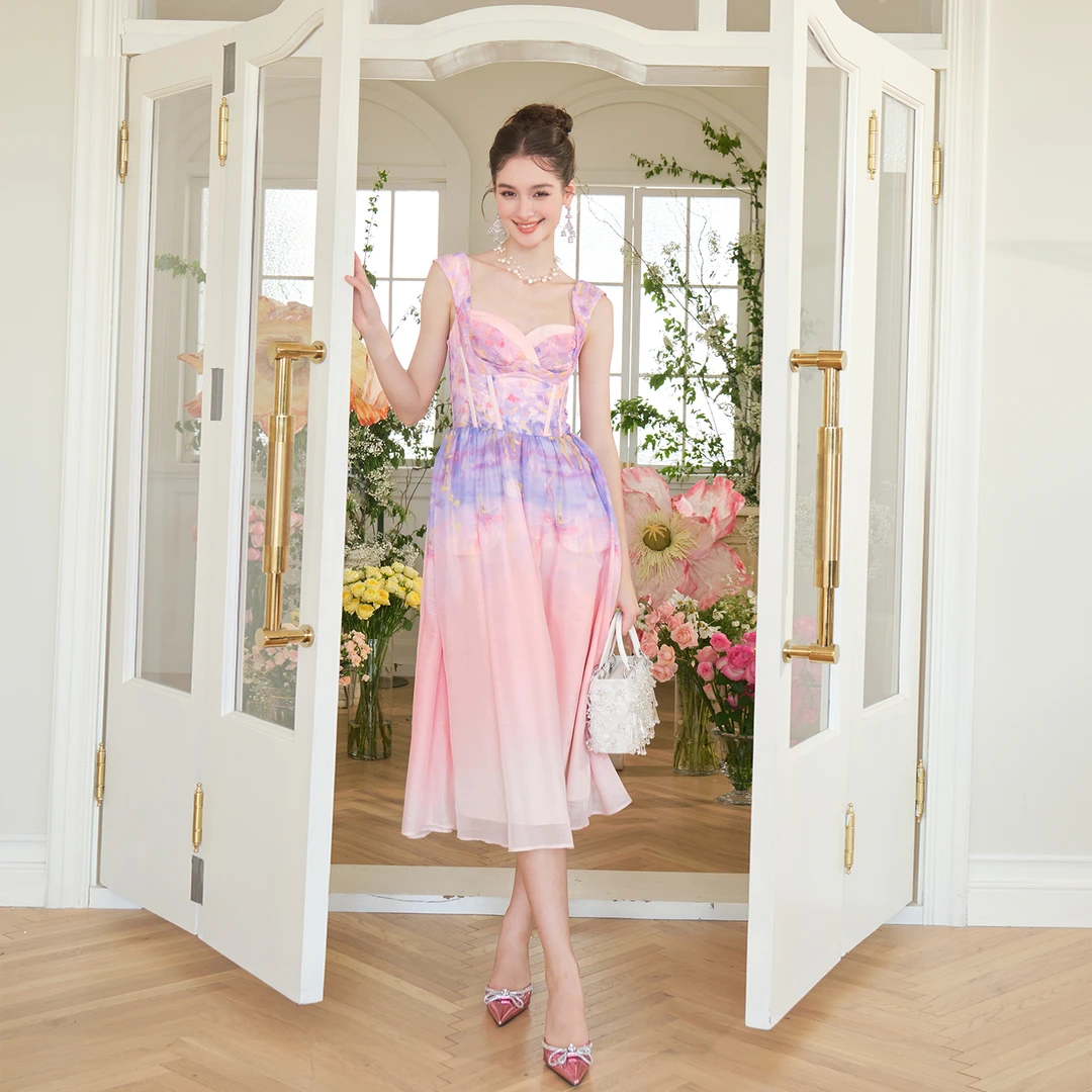 BeQueenStory【莫奈花海】高级优雅时尚度假风渐变色连衣裙亮眼穿搭