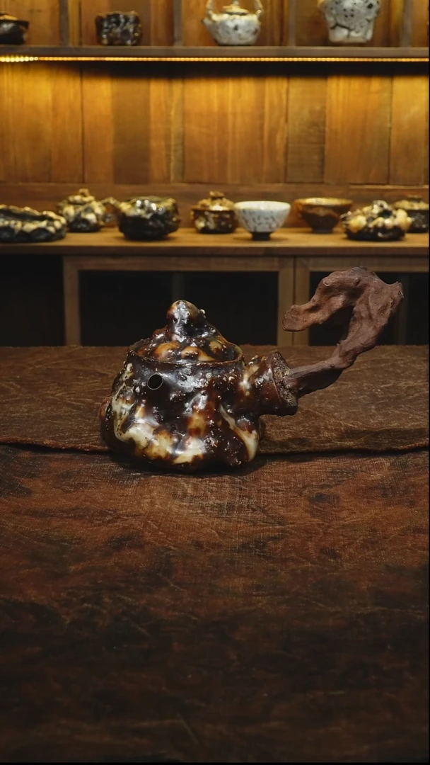 手捏柴烧志野侧把壶