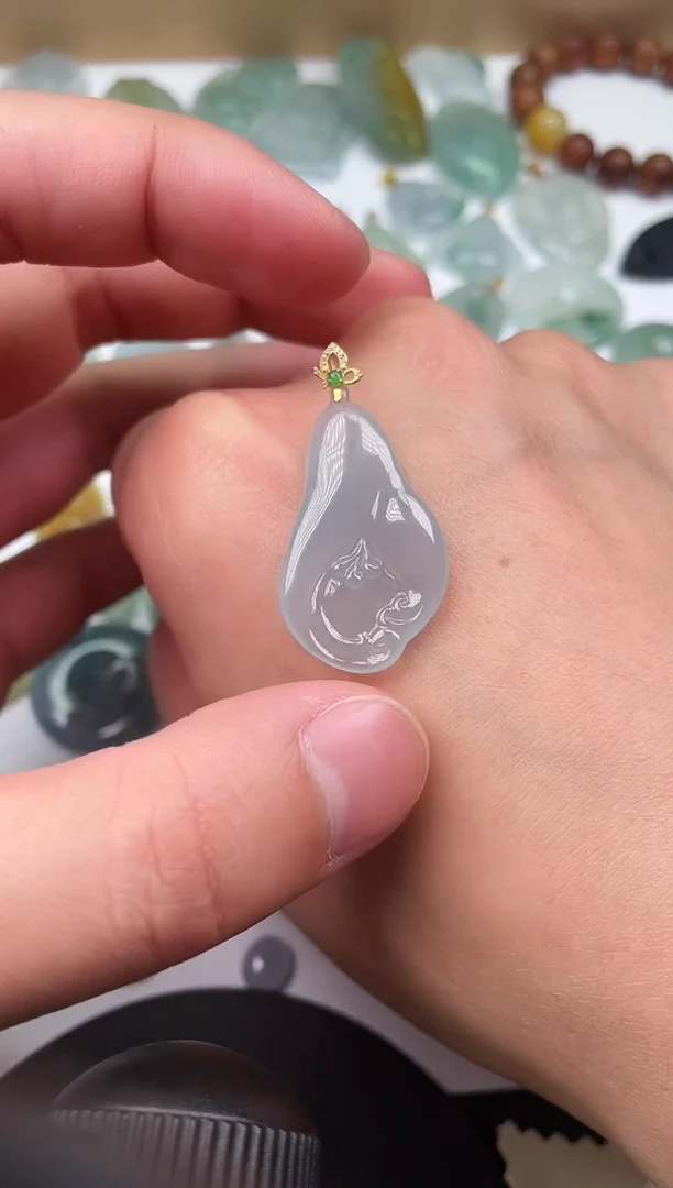 颈饰18K金镶嵌翡翠天然翡翠A货