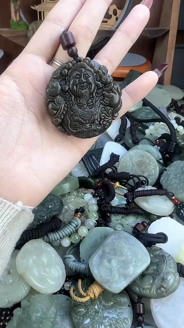 颈饰未镶嵌和田玉1
