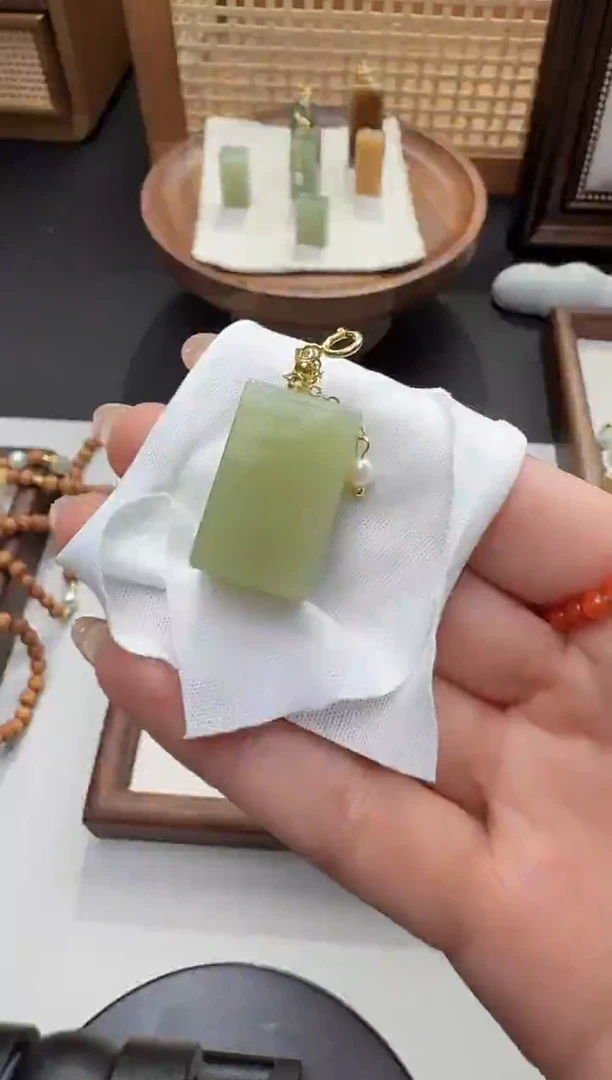 颈饰未镶嵌和田玉大**崽W1358