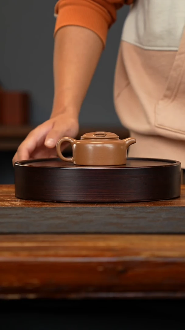 【闪购商品】紫砂茶壶LY-牛盖莲子130cc