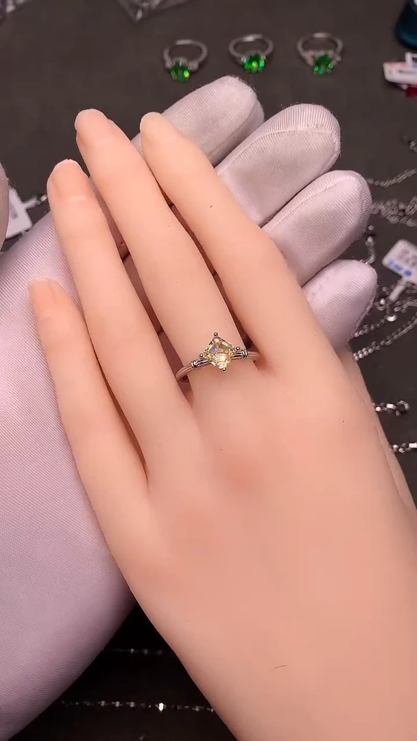 【闪购商品】碧玺戒指银S925镶嵌........