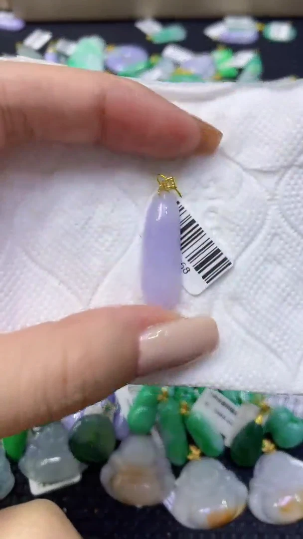 颈饰18K金镶嵌翡翠天然缅甸翡翠A货