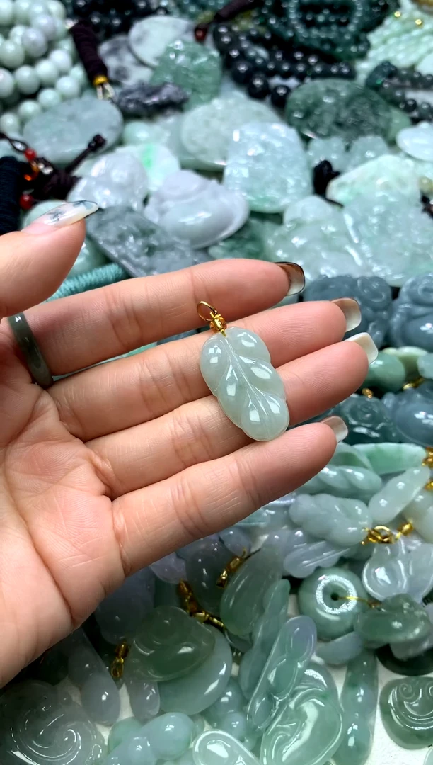 颈饰未镶嵌翡翠1