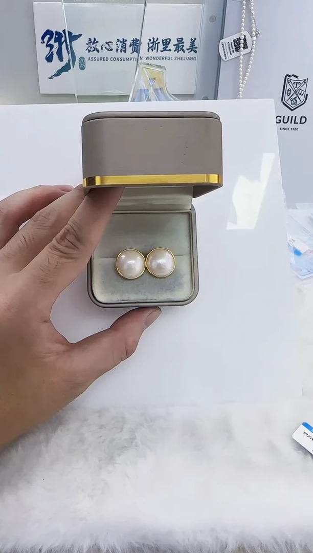 银S925镶嵌拼合珍珠（马贝珠）DA马贝耳钉 c860