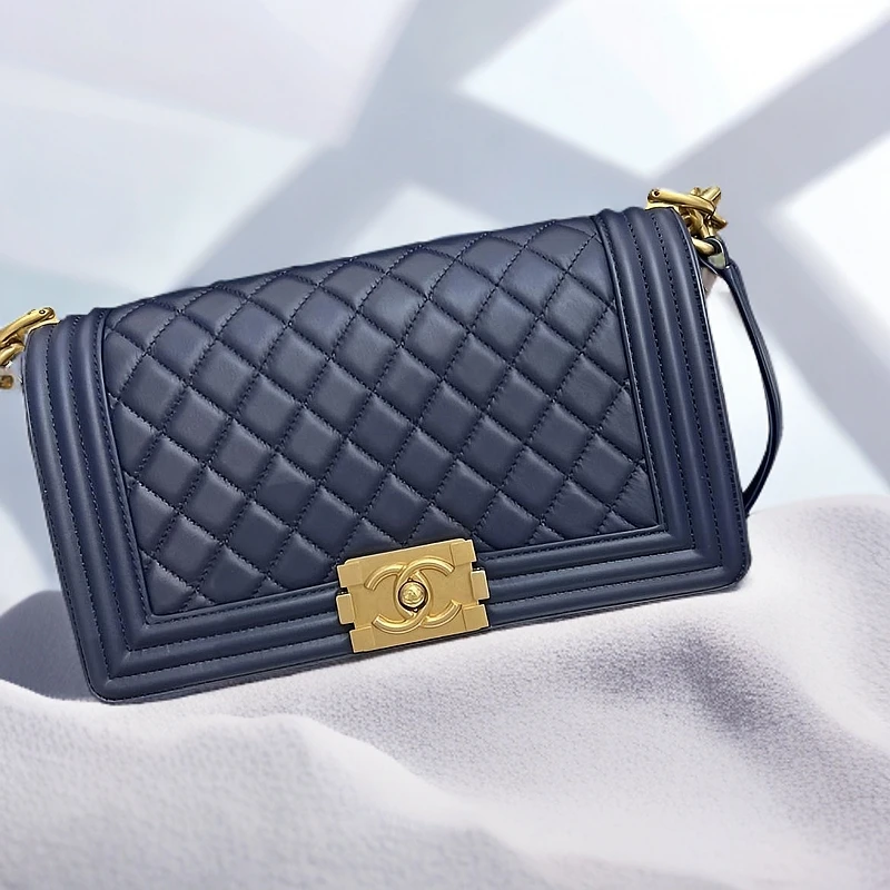 99新 Chanel/香奈儿 【杨贵妃专属】蓝黑色中号leboy单肩包