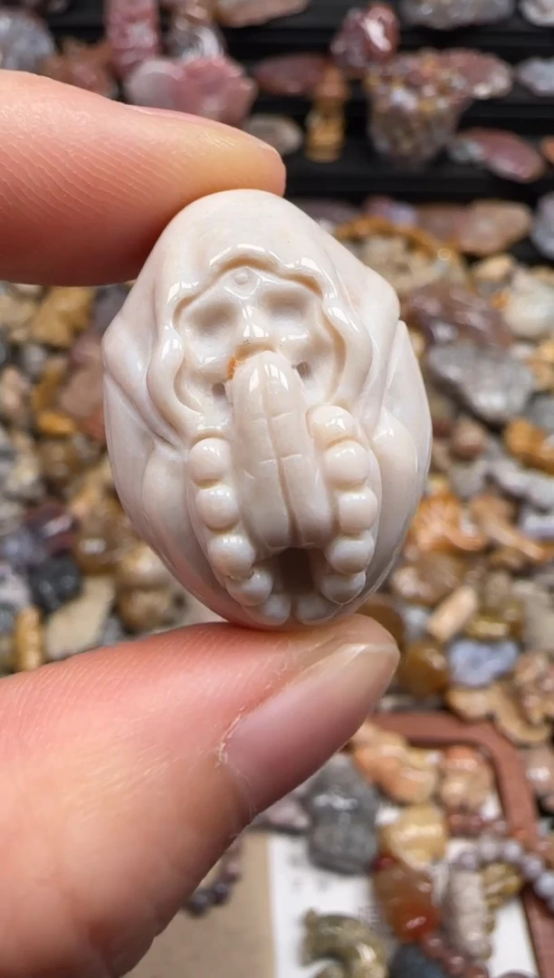 【闪购商品】硅化珊瑚（珊瑚玉）颈饰未镶嵌106