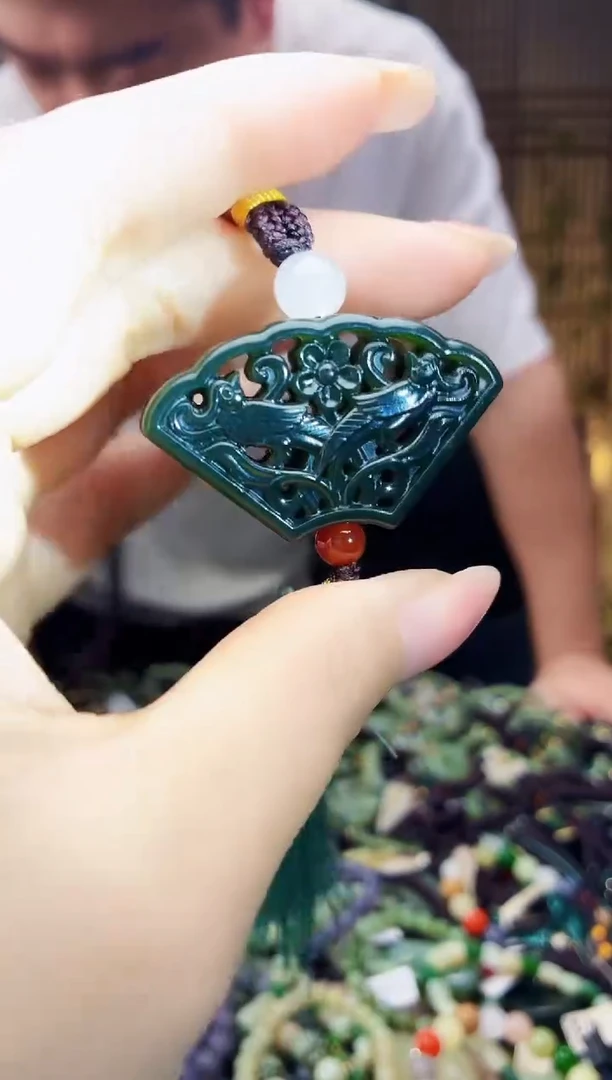 颈饰未镶嵌和田玉多样性发货，拍一发一