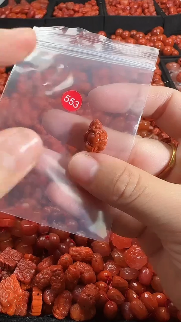 颈饰未镶嵌南红玛瑙1