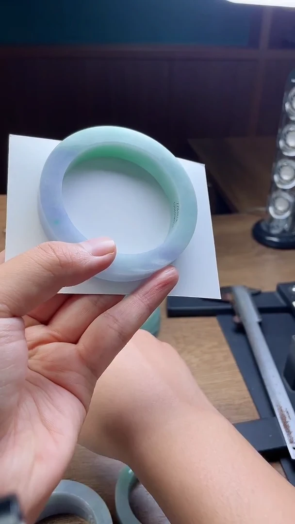 未镶嵌手镯定制翡翠雅*定制