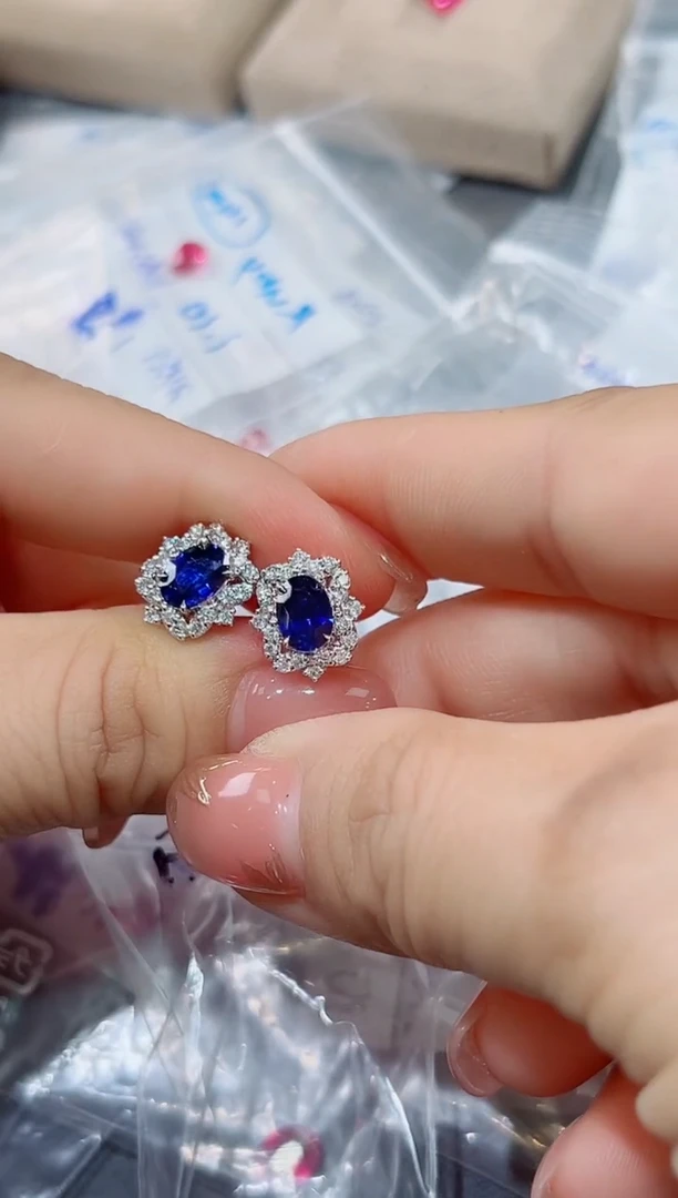 耳钉蓝宝石未镶嵌定99总 15000