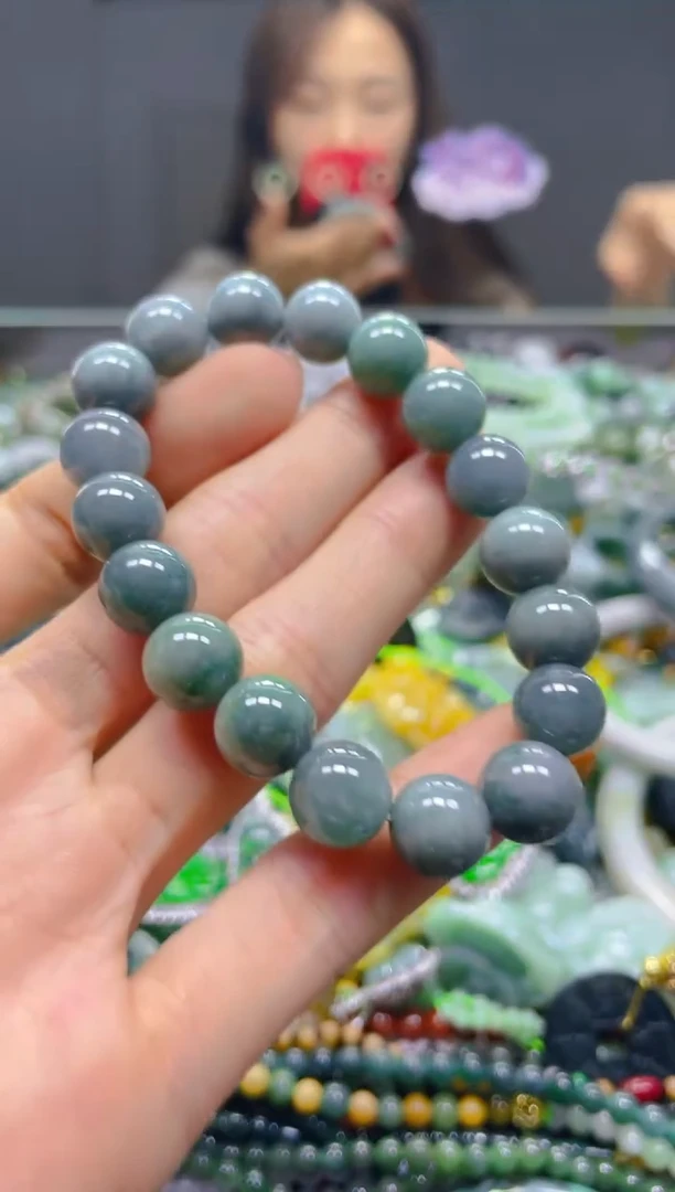 颈饰未镶嵌翡翠8MM/G/翡翠A货，一件也是批发价