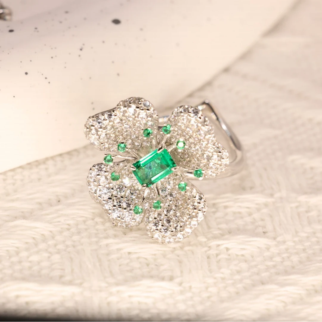 s925银合成祖母绿花朵戒指