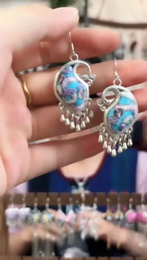 织绣民族风非遗老绣饰品503