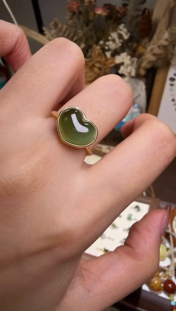 水晶摆件未镶嵌戒指