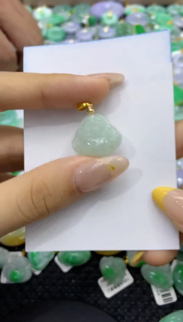 颈饰未镶嵌翡翠天然缅甸翡翠A货