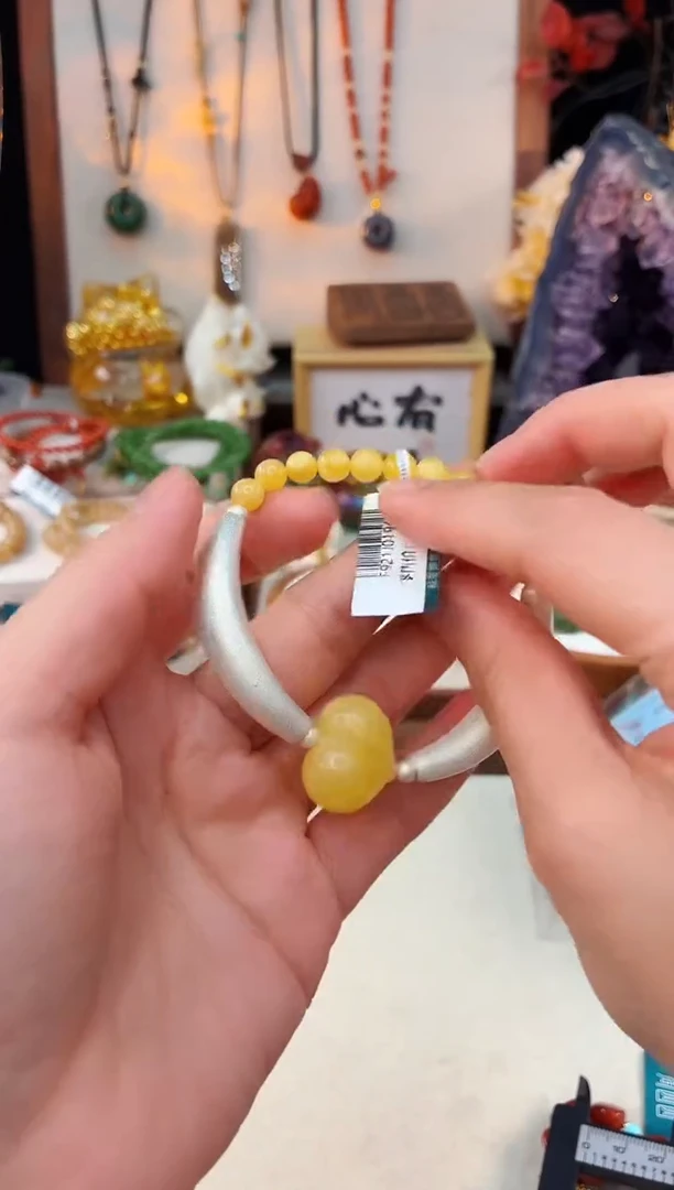 未镶嵌琥珀手饰@@F921J019426