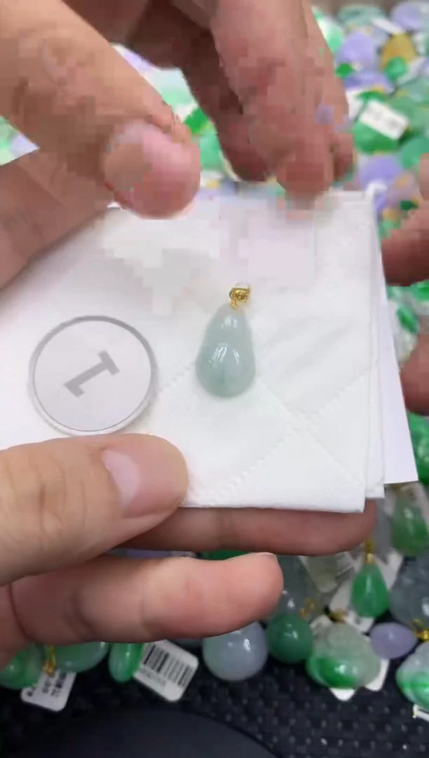 颈饰未镶嵌翡翠天然缅甸翡翠A货