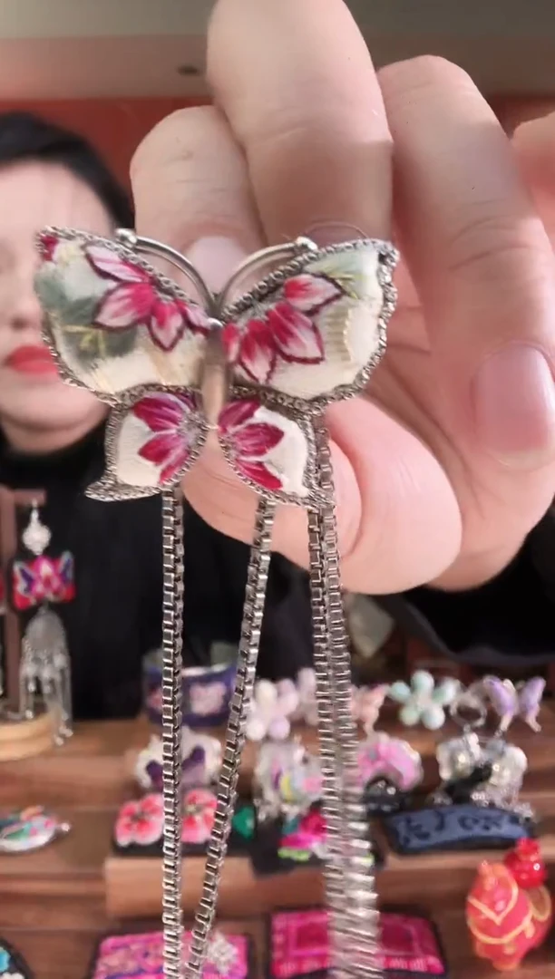 非遗手工苗绣刺绣首饰16