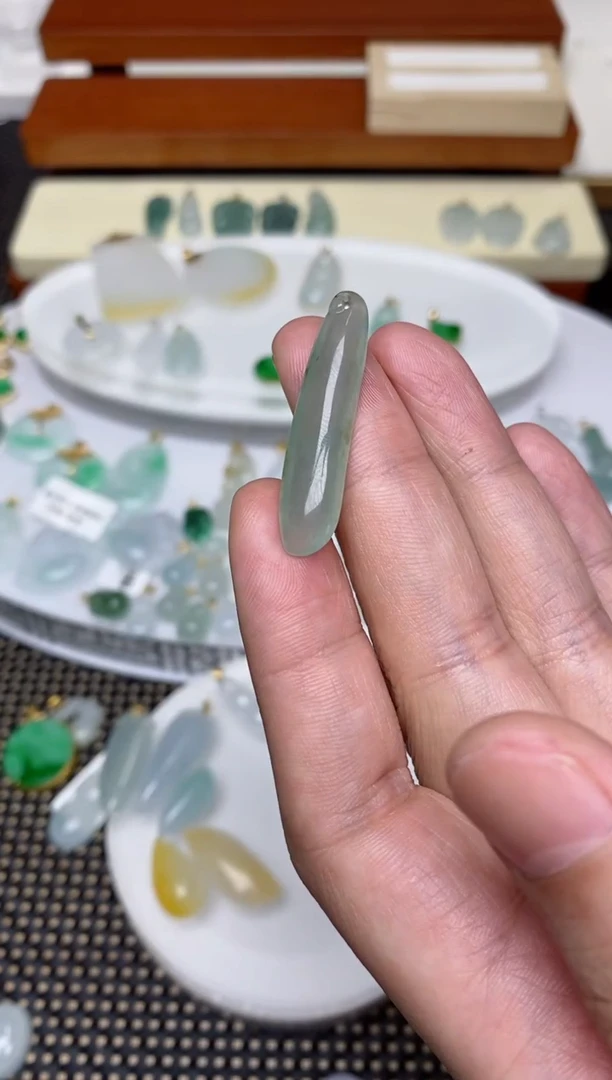 【闪购商品】翡翠吊坠(不含链)未镶嵌福瓜换k白