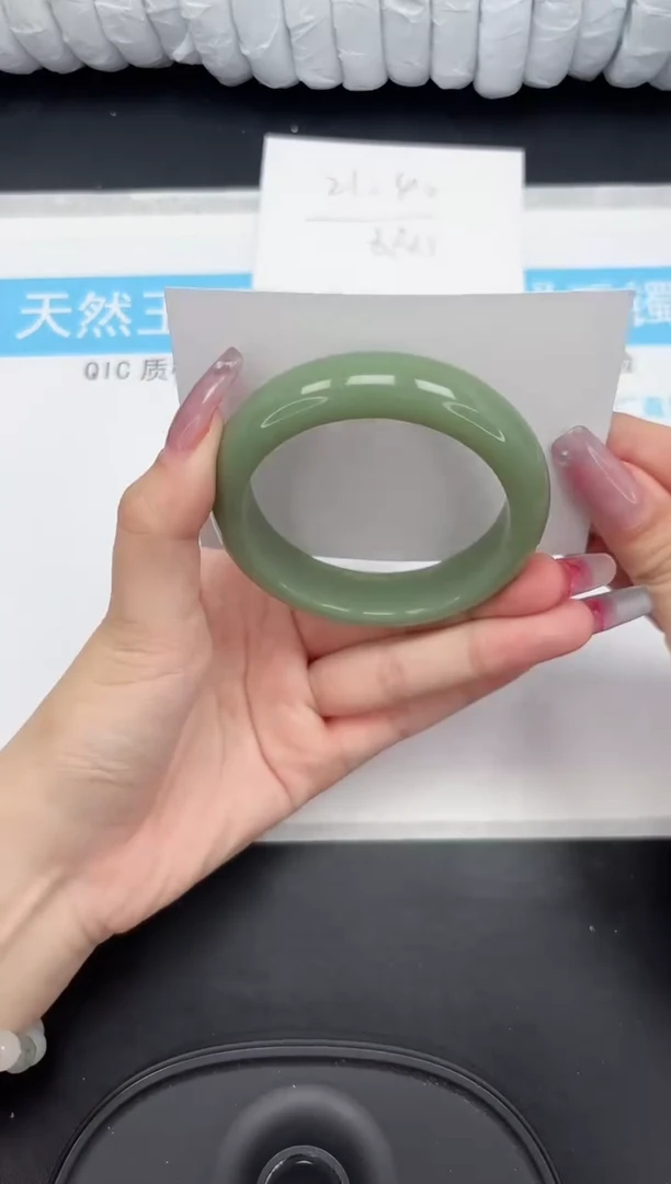 【闪购商品】石英质玉手镯未镶嵌11-60.2
