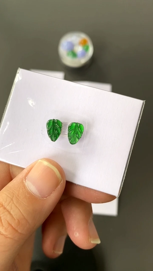 【闪购商品】定制翡翠未镶嵌一对